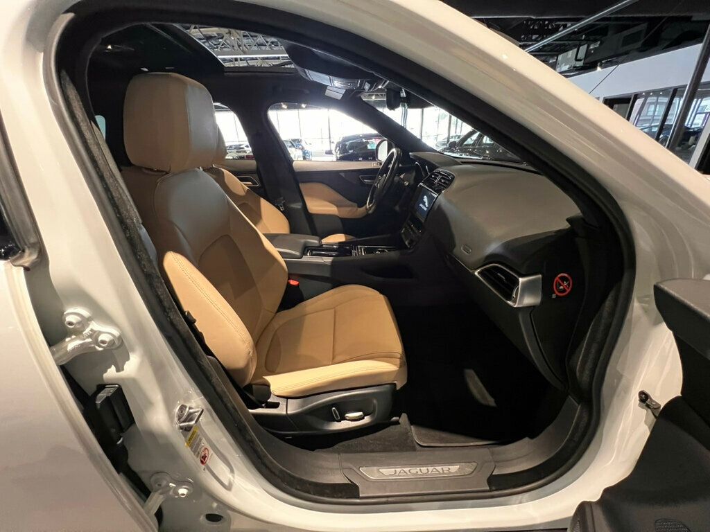 2019 Jaguar F-PACE AWD/Premium/ColdClimatePkg/NAV/MeridianSound/HtdSeats/PanoRoof - 22982371 - 31