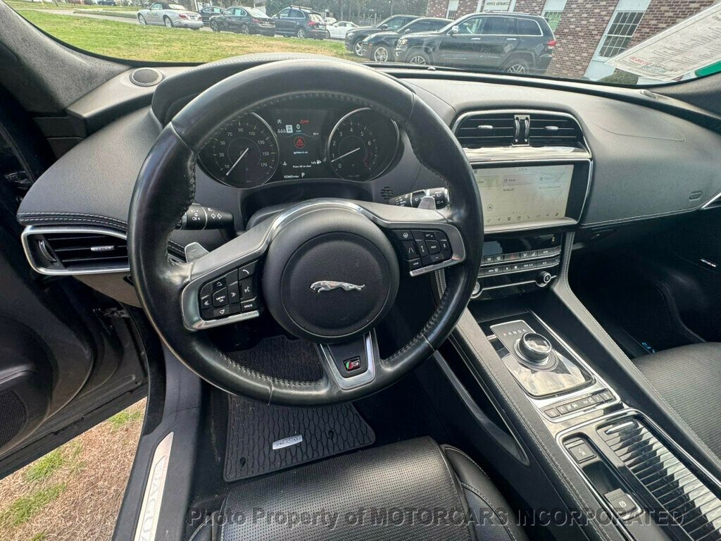 2019 Jaguar F-PACE S AWD - 23013647 - 12