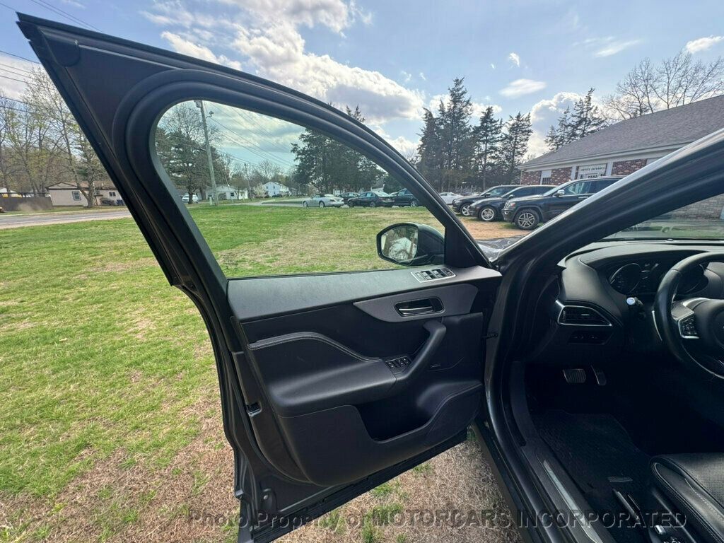 2019 Jaguar F-PACE S AWD - 23013647 - 8