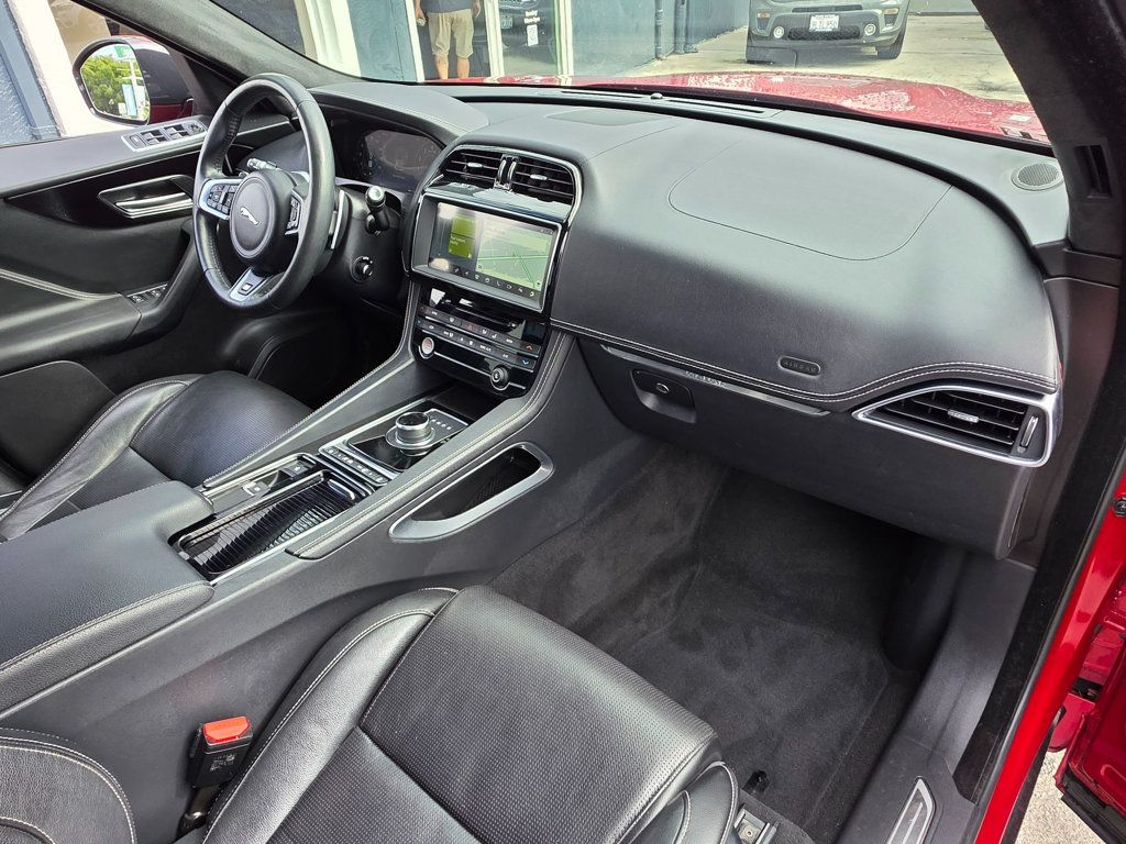 2019 Jaguar F-PACE S AWD - 22931501 - 11