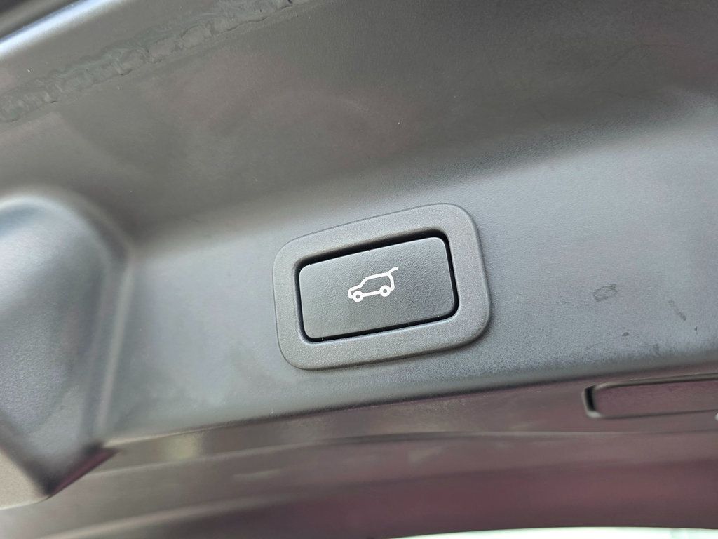 2019 Jaguar F-PACE S AWD - 22931501 - 16