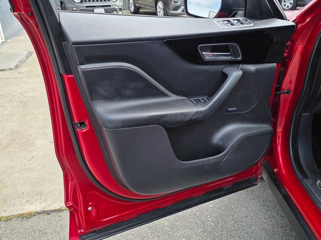 2019 Jaguar F-PACE S AWD - 22931501 - 25