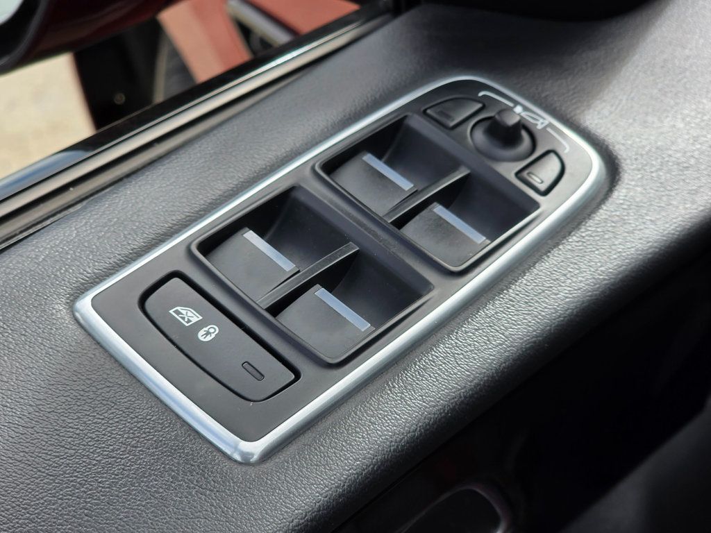 2019 Jaguar F-PACE S AWD - 22931501 - 27