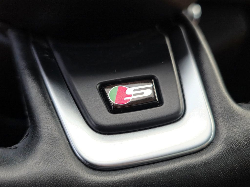 2019 Jaguar F-PACE S AWD - 22931501 - 33