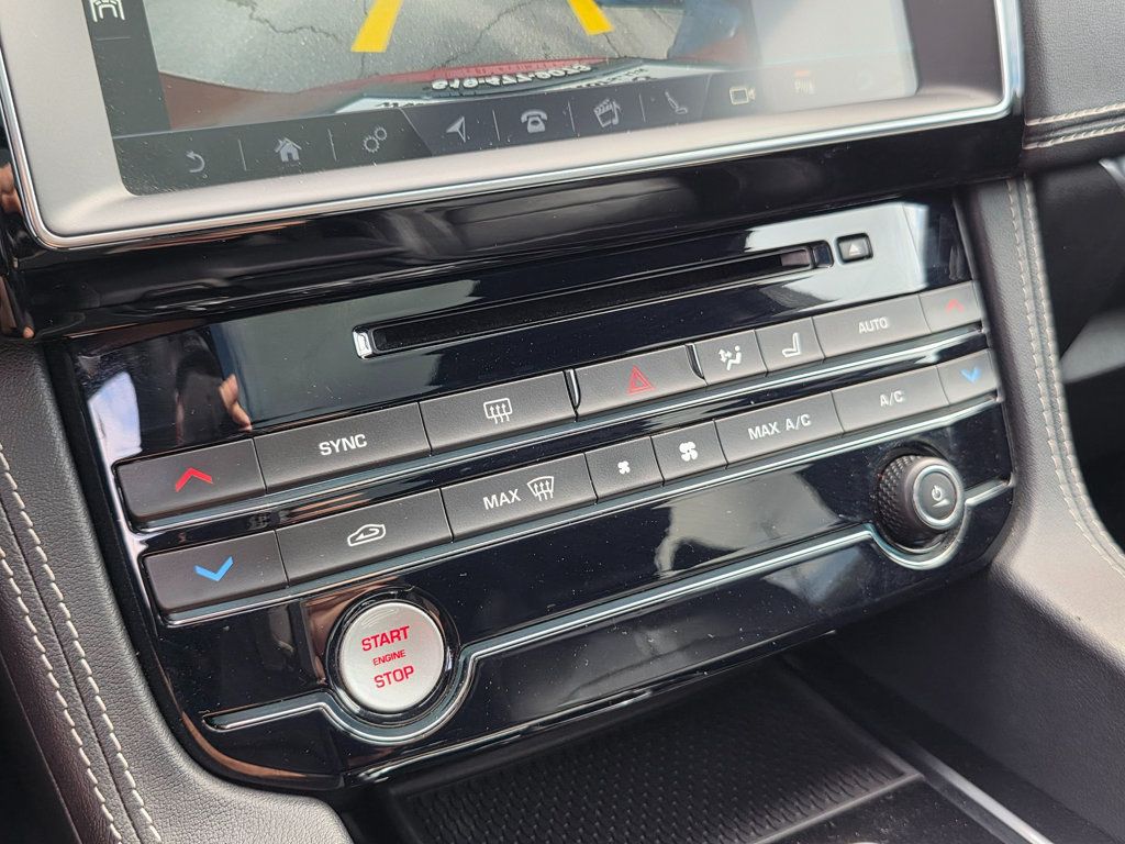 2019 Jaguar F-PACE S AWD - 22931501 - 37