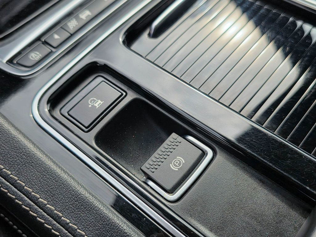 2019 Jaguar F-PACE S AWD - 22931501 - 40