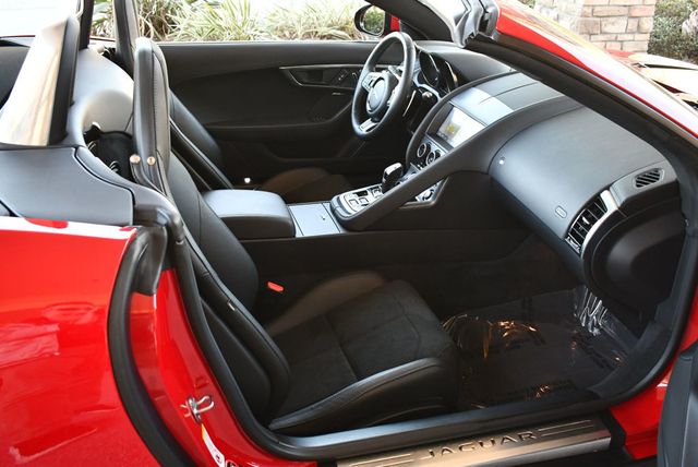 2019 Jaguar F-TYPE Convertible Automatic P300 W/Climate Package 1 - 22958878 - 15