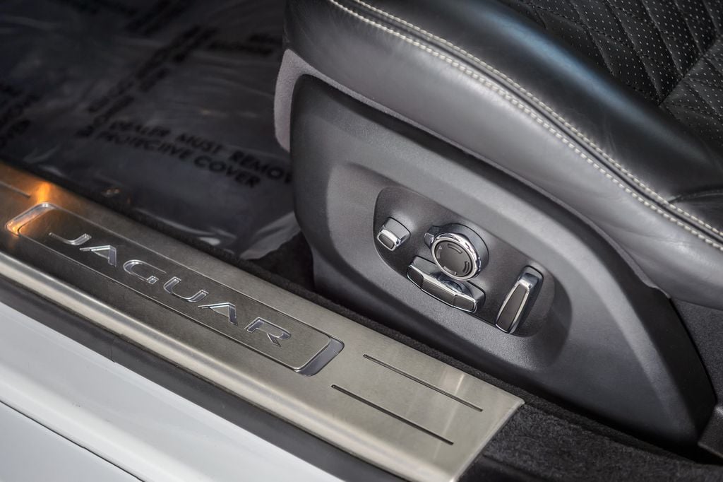 2019 Jaguar XJ XJL PORTFOLIO - NAV - PANO ROOF - BLUETOOTH - GORGEOUS - 23078983 - 36