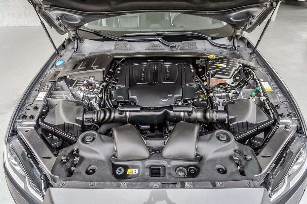 2019 Jaguar XJ XJ-R SPORT - NAV - PANO ROOF - BACKUP CAM - BLUETOOTH - GORGEOUS - 23007545 - 16