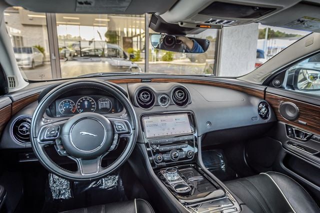 2019 Jaguar XJ XJ-R SPORT - NAV - PANO ROOF - BACKUP CAM - BLUETOOTH - GORGEOUS - 23007545 - 23