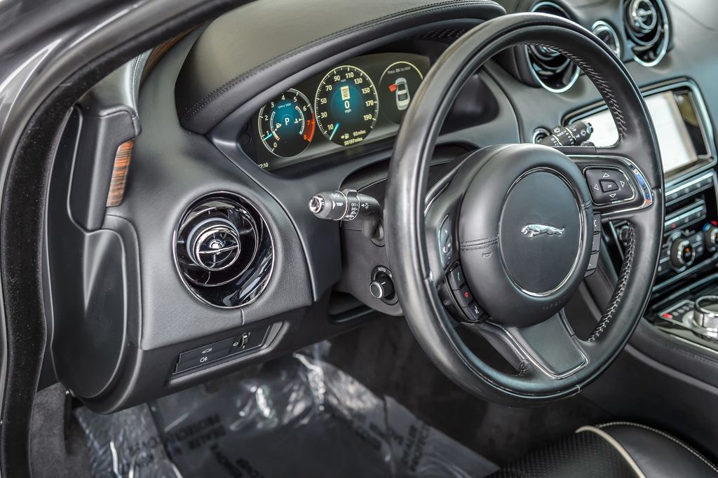 2019 Jaguar XJ XJ-R SPORT - NAV - PANO ROOF - BACKUP CAM - BLUETOOTH - GORGEOUS - 23007545 - 24
