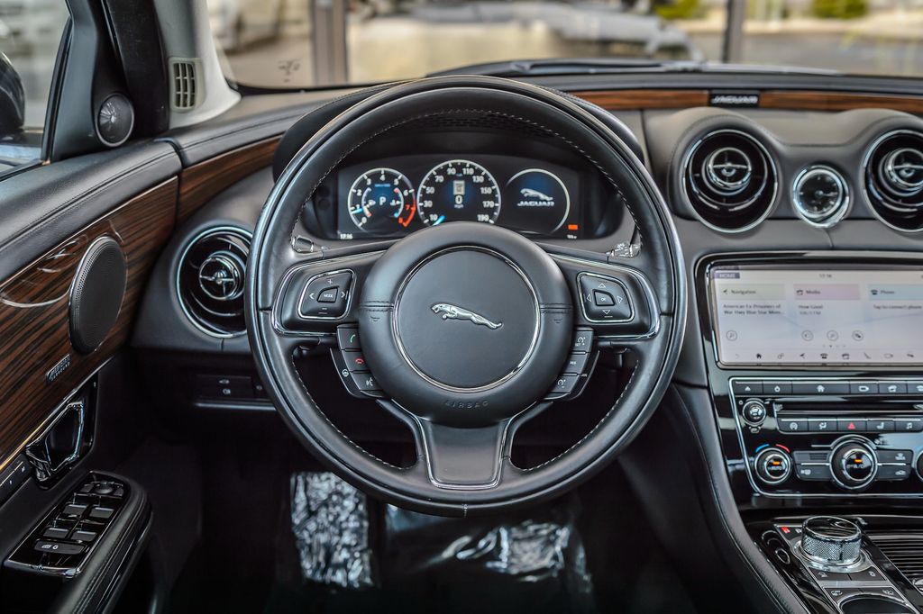 2019 Jaguar XJ XJ-R SPORT - NAV - PANO ROOF - BACKUP CAM - BLUETOOTH - GORGEOUS - 23007545 - 26