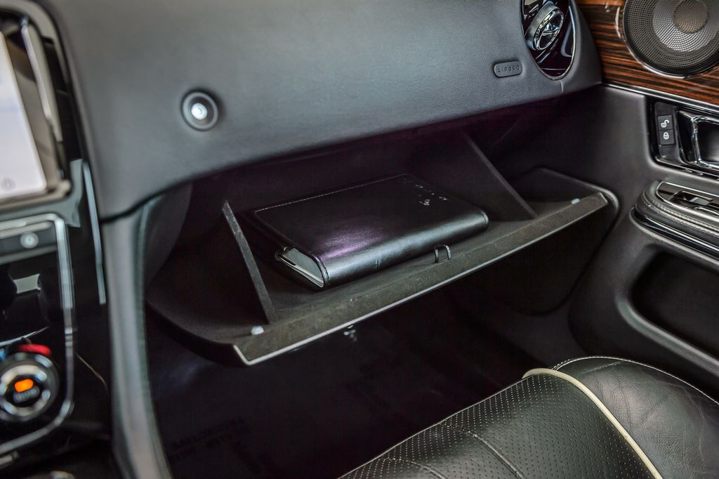 2019 Jaguar XJ XJ-R SPORT - NAV - PANO ROOF - BACKUP CAM - BLUETOOTH - GORGEOUS - 23007545 - 33