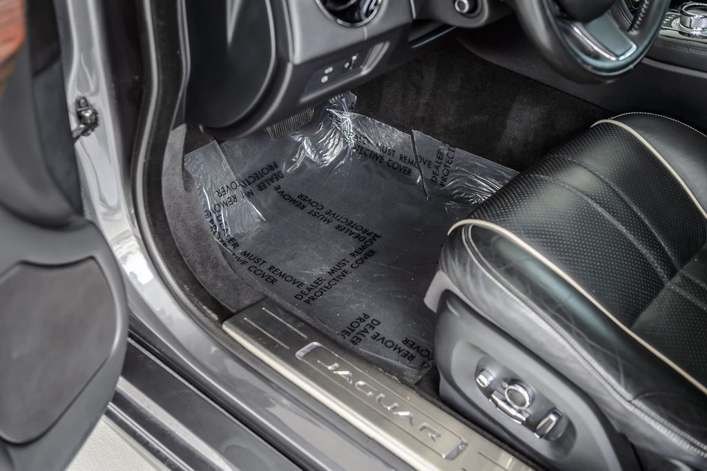 2019 Jaguar XJ XJ-R SPORT - NAV - PANO ROOF - BACKUP CAM - BLUETOOTH - GORGEOUS - 23007545 - 38