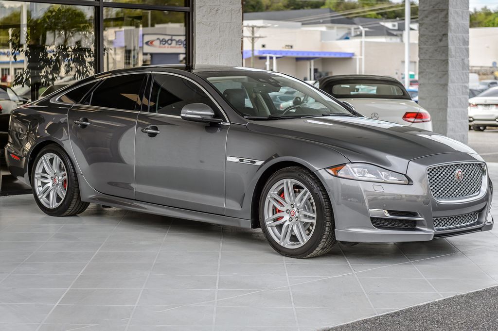 2019 Jaguar XJ XJ-R SPORT - NAV - PANO ROOF - BACKUP CAM - BLUETOOTH - GORGEOUS - 23007545 - 3