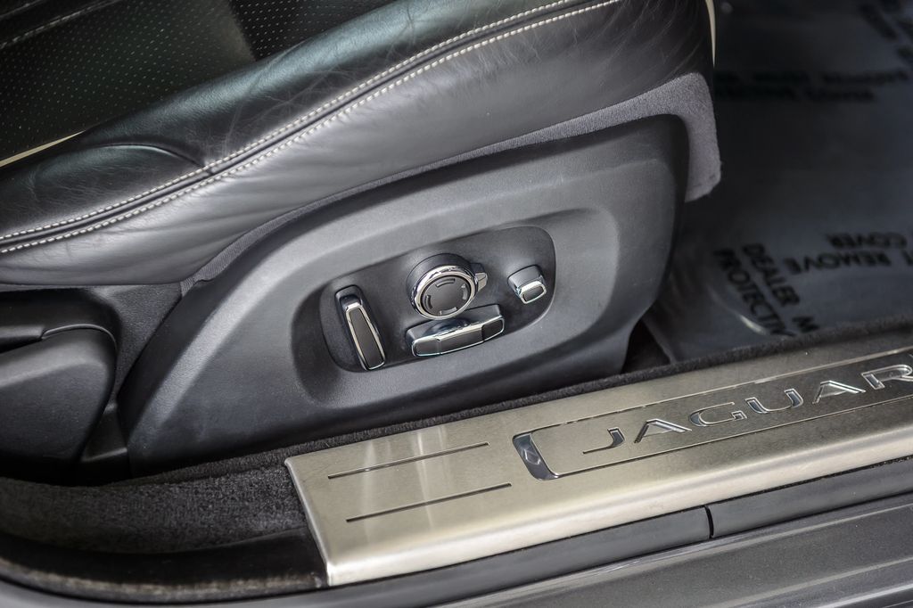 2019 Jaguar XJ XJ-R SPORT - NAV - PANO ROOF - BACKUP CAM - BLUETOOTH - GORGEOUS - 23007545 - 44