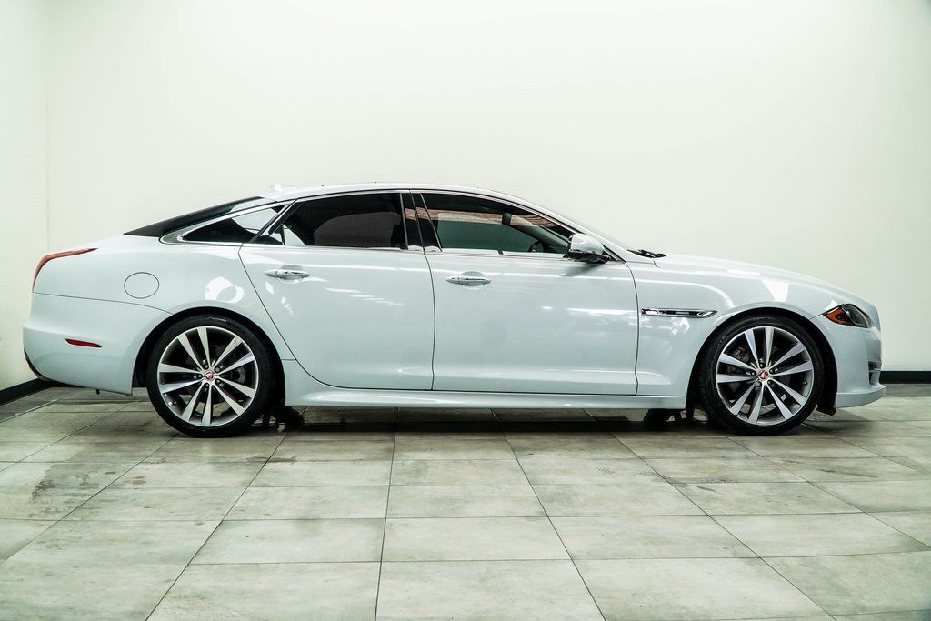 2019 Jaguar XJ R-Sport photo 10