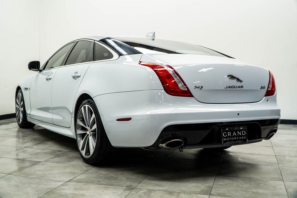 2019 Jaguar XJ R-Sport photo 11
