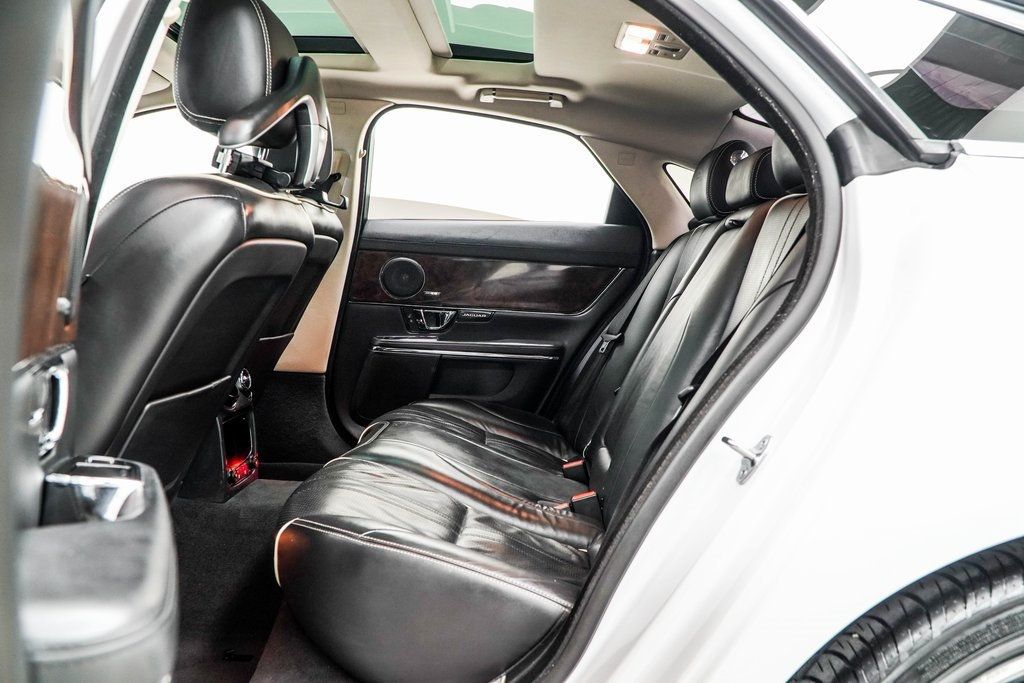 2019 Jaguar XJ R-Sport photo 43