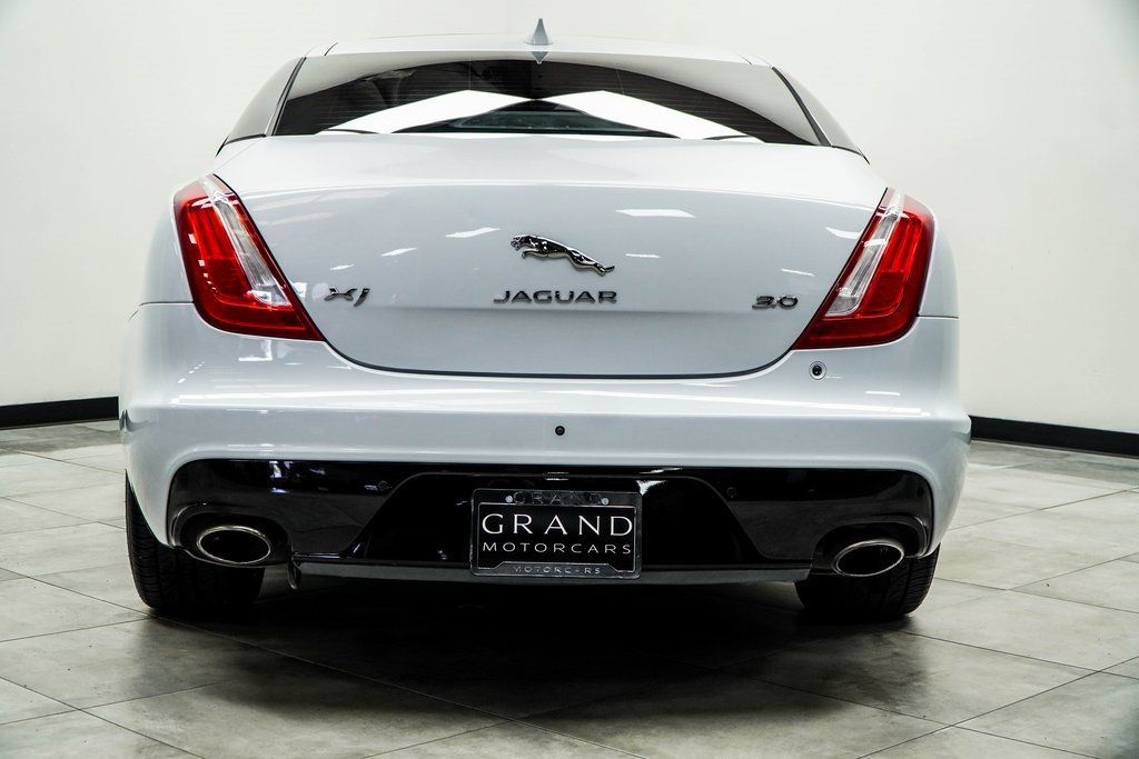 2019 Jaguar XJ R-Sport photo 9
