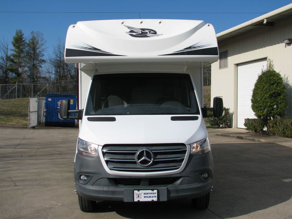 2019 Mercedes Benz Sprinter photo 3