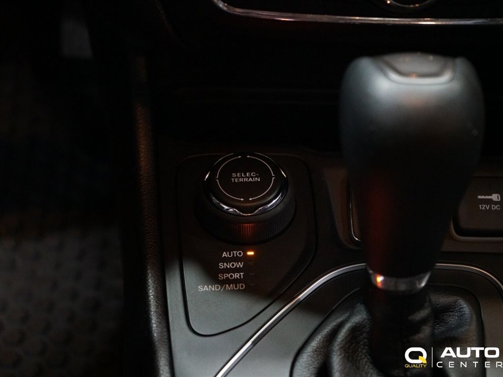 2019 Jeep Cherokee  - 22983182 - 23