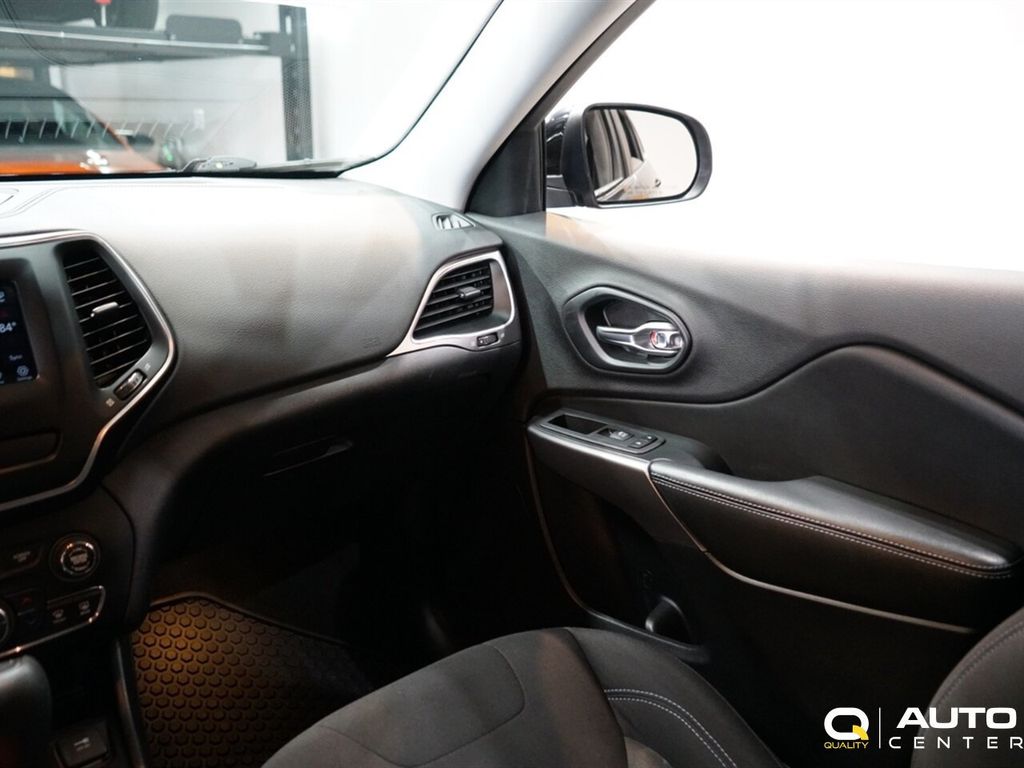 2019 Jeep Cherokee  - 22983182 - 24