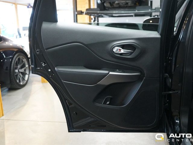 2019 Jeep Cherokee  - 22983182 - 28