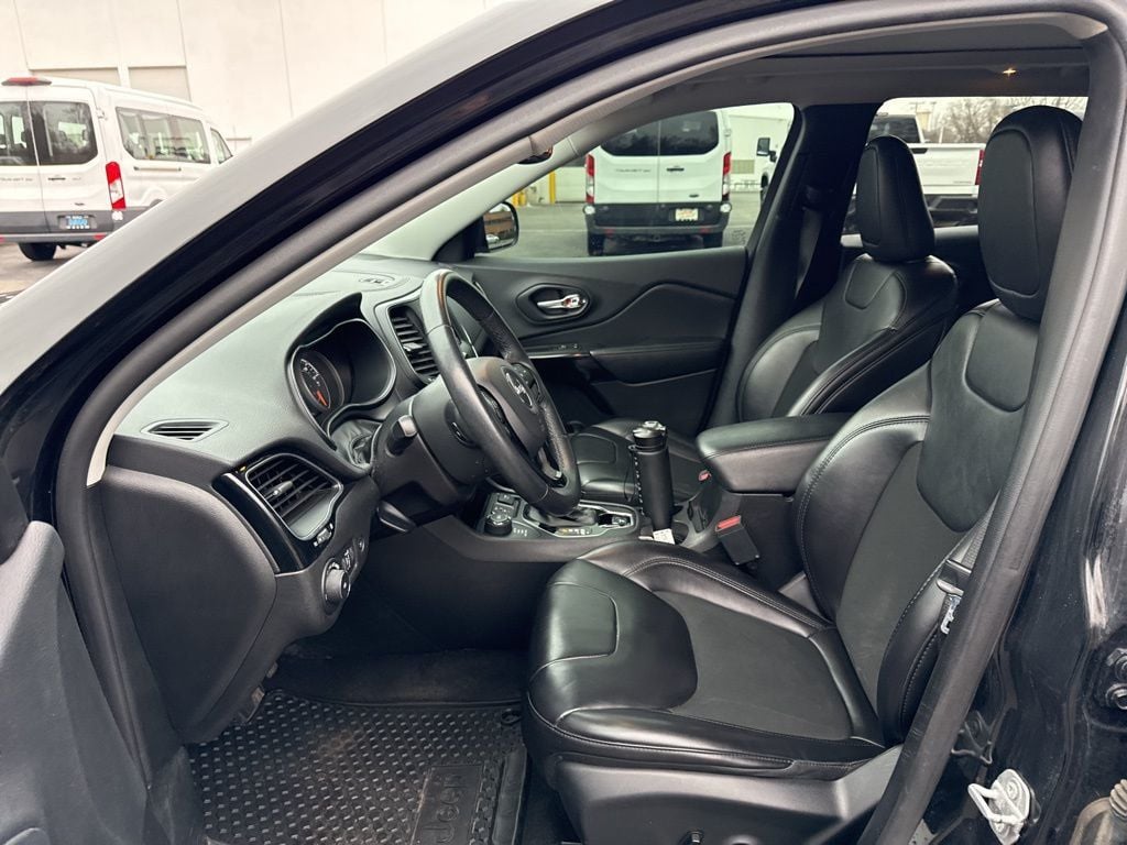 2019 Jeep Cherokee Altitude 4x4 - 22988753 - 18