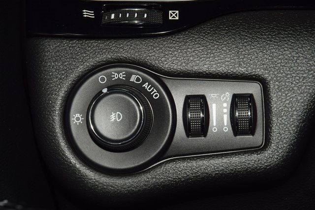 2019 Jeep Cherokee Altitude 4x4 - 22973175 - 31