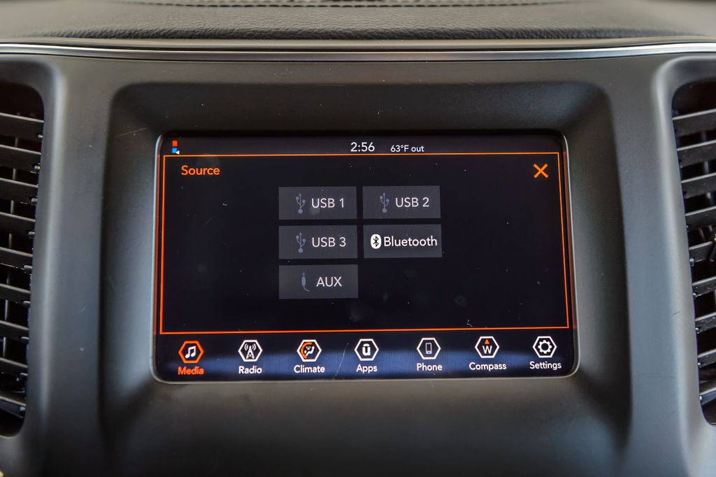 2019 Jeep Cherokee CHEROKEE LATITUDE PLUS BLACK ON BLACK SUPER CLEAN MUST SEE - 23020864 - 18