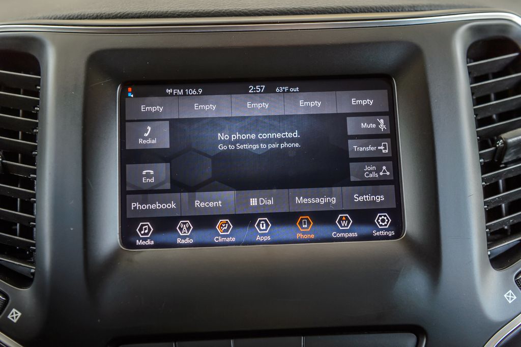 2019 Jeep Cherokee CHEROKEE LATITUDE PLUS BLACK ON BLACK SUPER CLEAN MUST SEE - 23020864 - 21