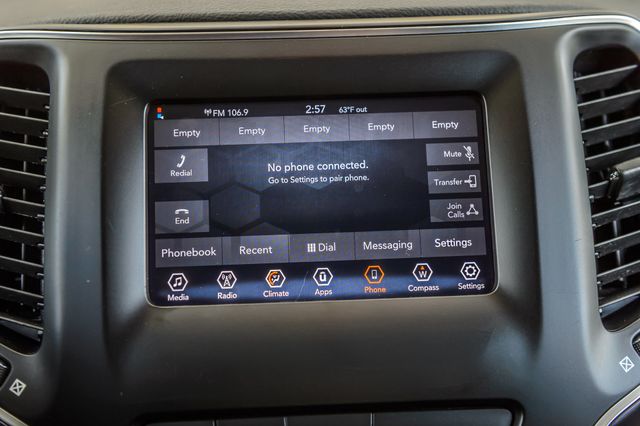 2019 Jeep Cherokee CHEROKEE LATITUDE PLUS BLACK ON BLACK SUPER CLEAN MUST SEE - 23020864 - 21