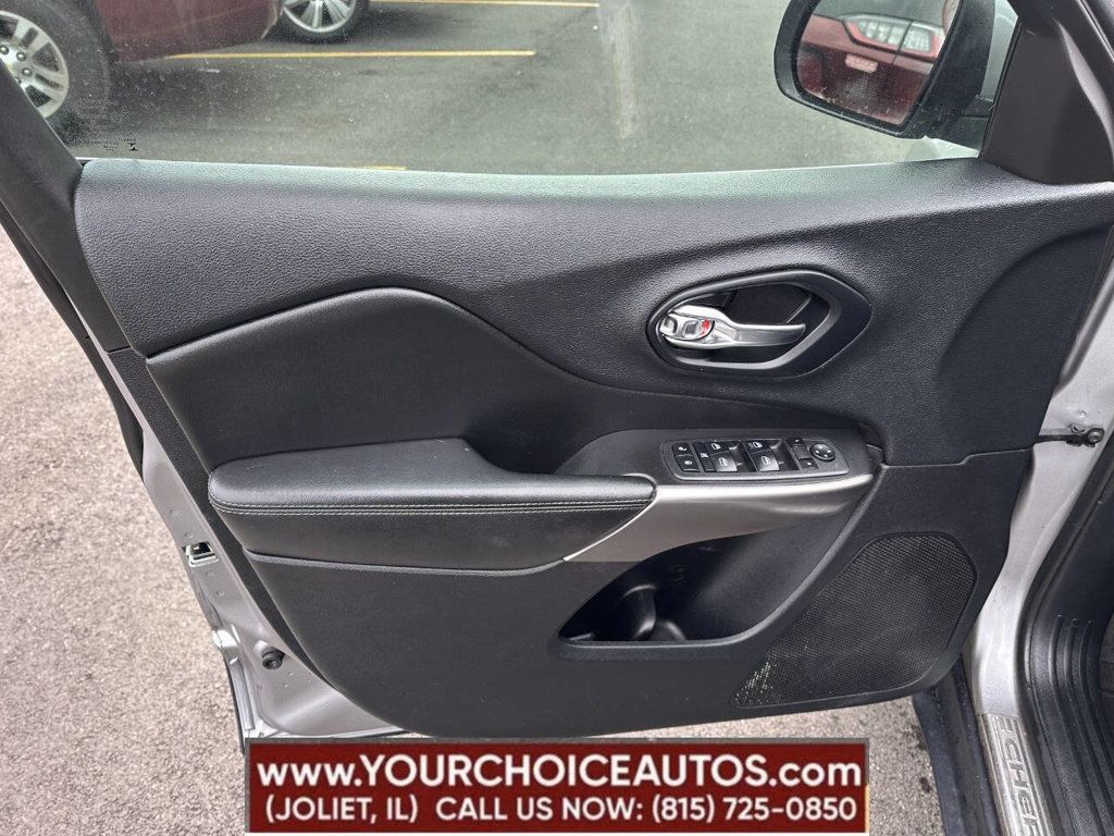 2019 Jeep Cherokee Latitude 4x4 - 22859438 - 11