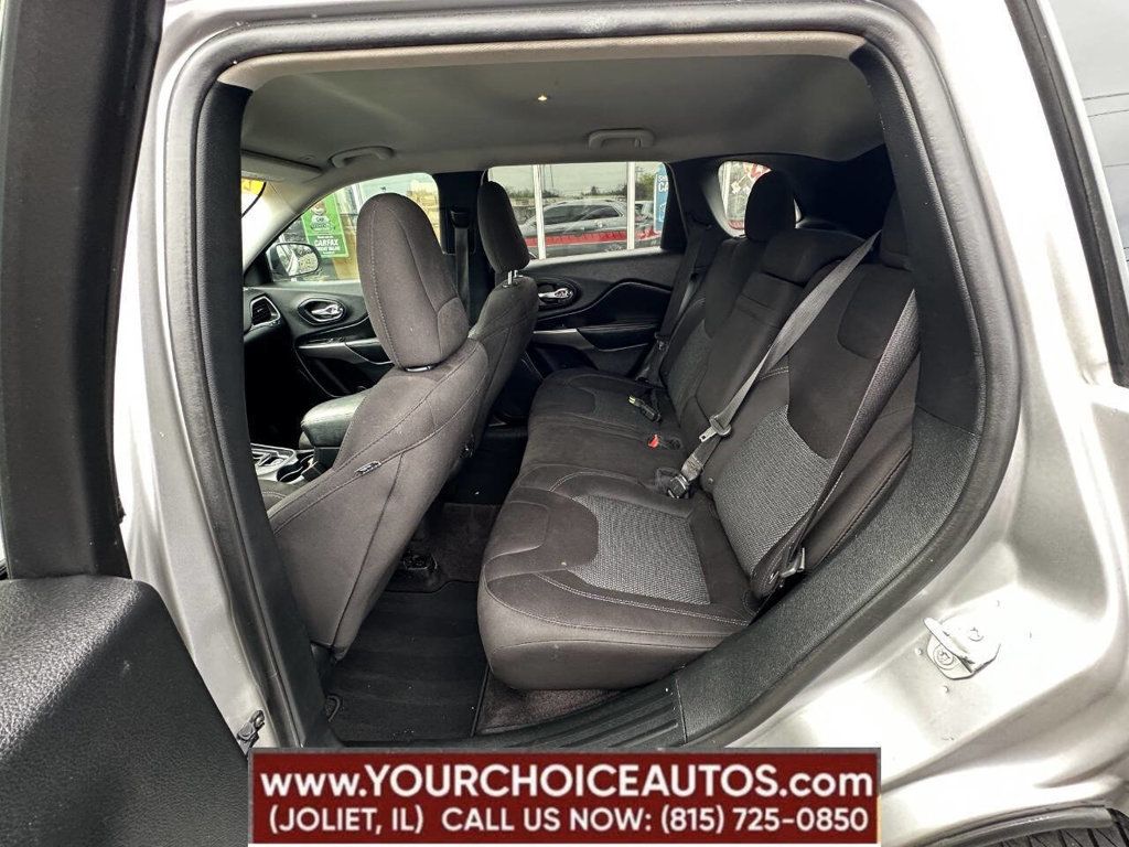 2019 Jeep Cherokee Latitude 4x4 - 22859438 - 18