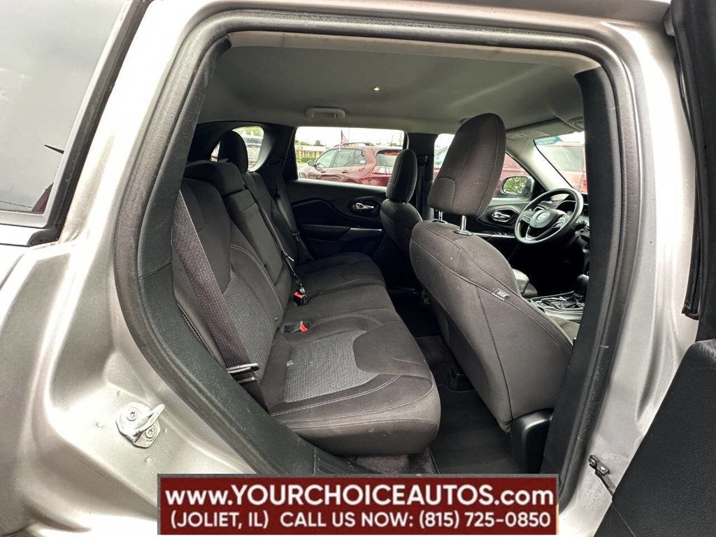 2019 Jeep Cherokee Latitude 4x4 - 22859438 - 19