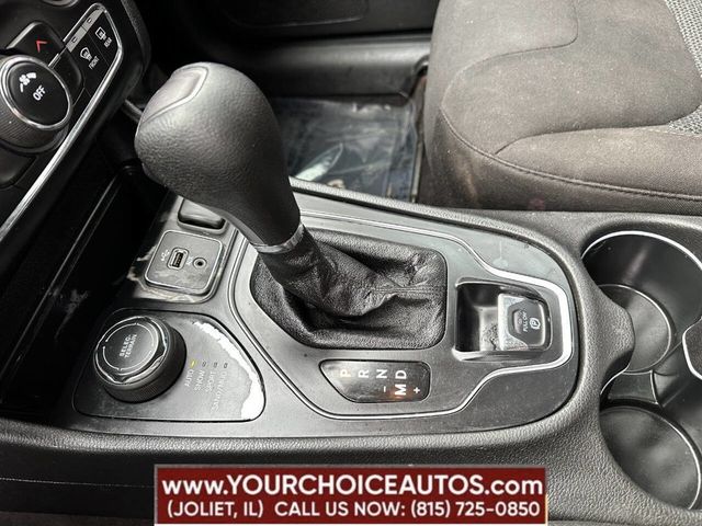 2019 Jeep Cherokee Latitude 4x4 - 22859438 - 42