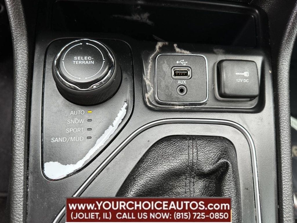 2019 Jeep Cherokee Latitude 4x4 - 22859438 - 43