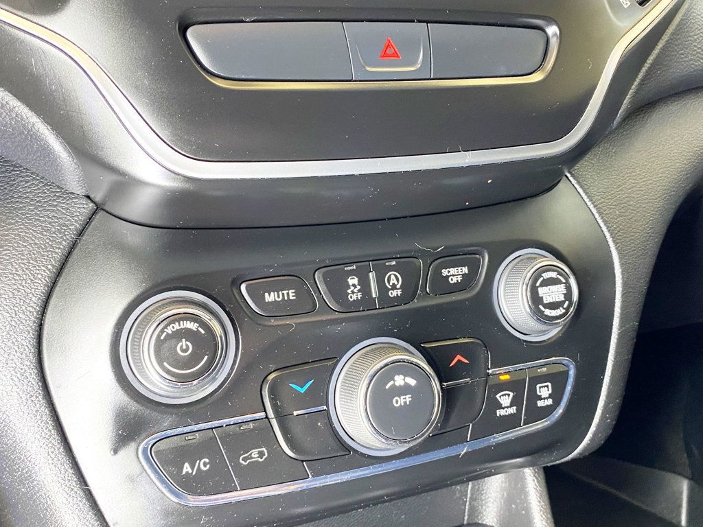 2019 Jeep Cherokee Latitude 4x4 - 22982347 - 30