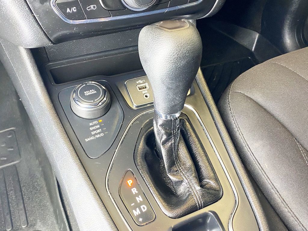 2019 Jeep Cherokee Latitude 4x4 - 22982347 - 32