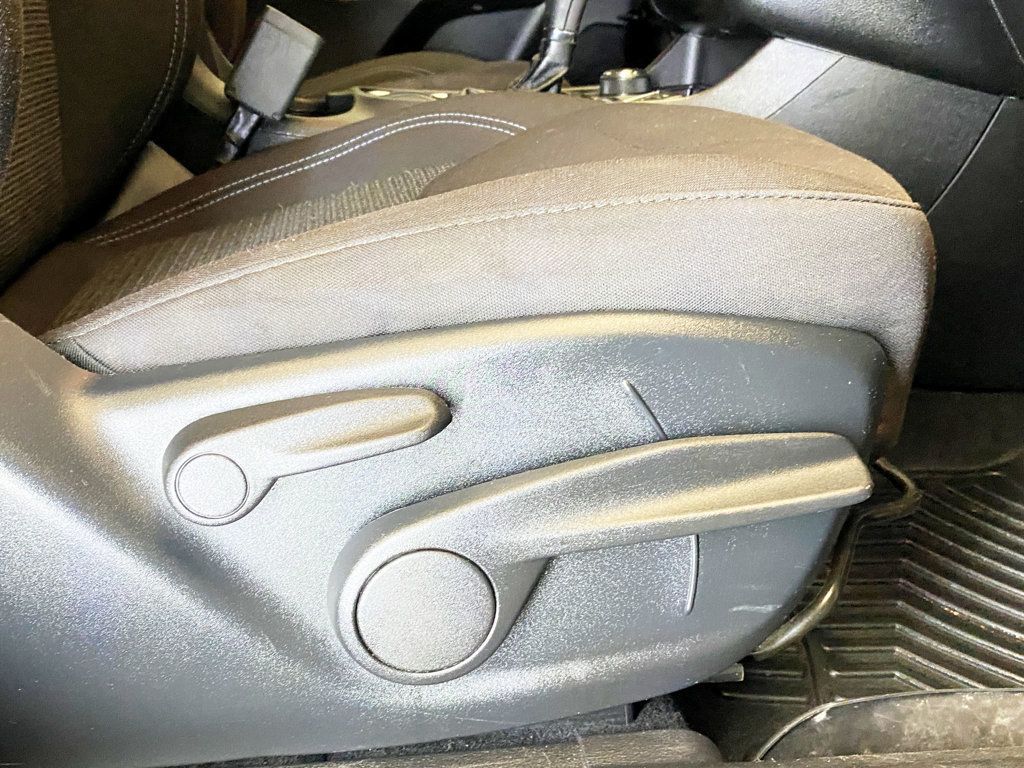 2019 Jeep Cherokee Latitude 4x4 - 22982347 - 38