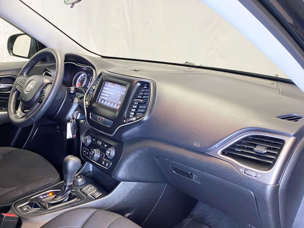 2019 Jeep Cherokee Latitude 4x4 - 22982347 - 39