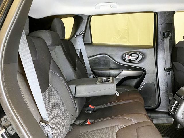 2019 Jeep Cherokee Latitude 4x4 - 22982347 - 43