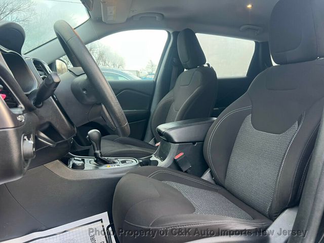 2019 Jeep Cherokee Latitude 4x4,3.2L V6 ,APPEARANCE GROUP - 22966737 - 19