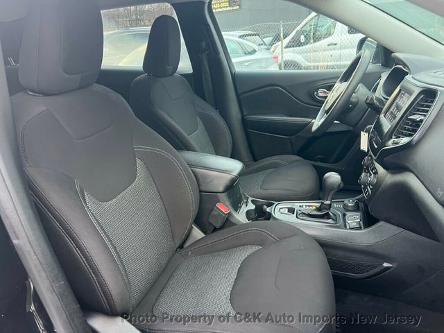 2019 Jeep Cherokee Latitude 4x4,3.2L V6 ,APPEARANCE GROUP - 22966737 - 30