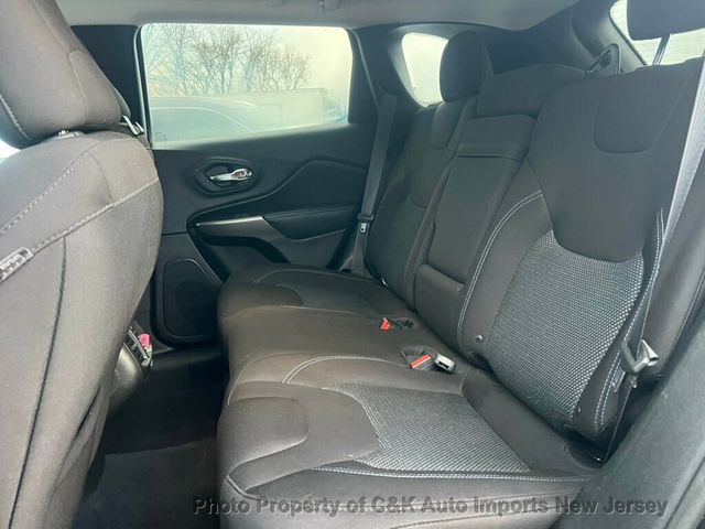 2019 Jeep Cherokee Latitude 4x4,3.2L V6 ,APPEARANCE GROUP - 22966737 - 35