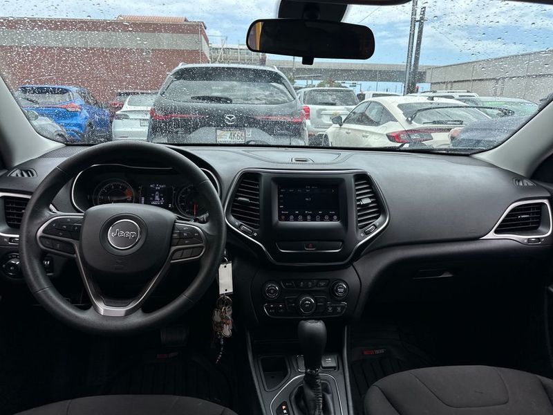 2019 Jeep Cherokee Latitude FWD - 23023349 - 13