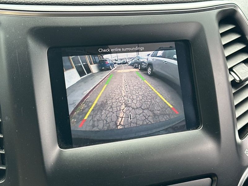 2019 Jeep Cherokee Latitude FWD - 23023349 - 16