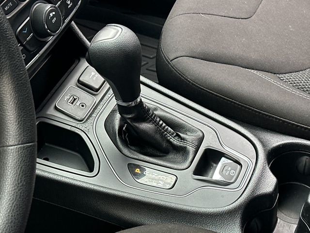 2019 Jeep Cherokee Latitude FWD - 23023349 - 18