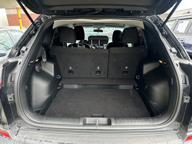 2019 Jeep Cherokee Latitude FWD - 23023349 - 19
